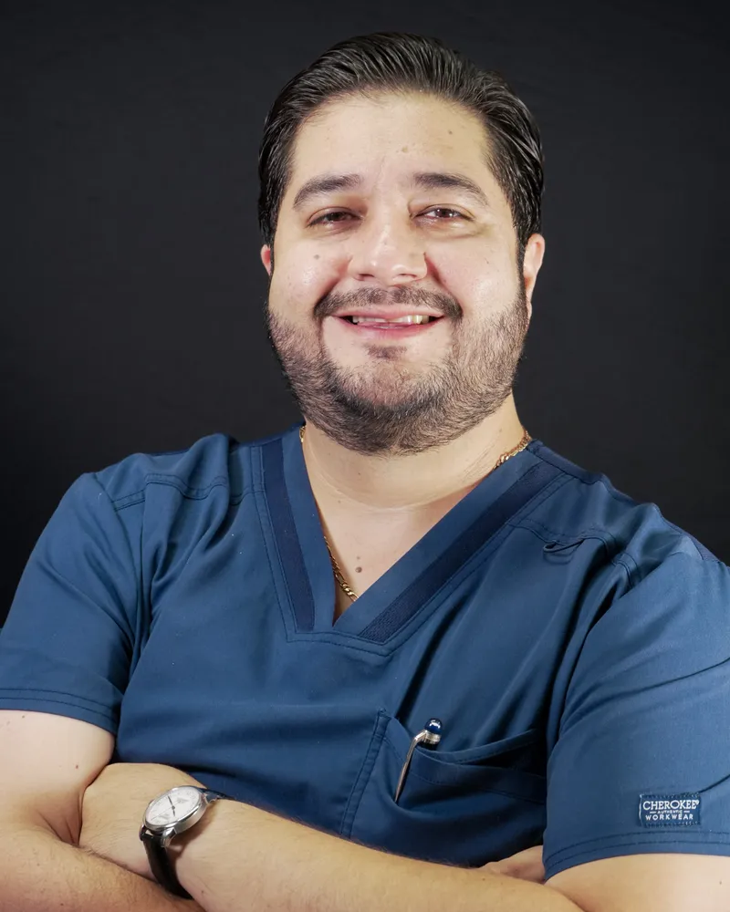 Retrato del Dr. Miguel Ángel Sandoval Valle, especialista en urología en Hermosillo